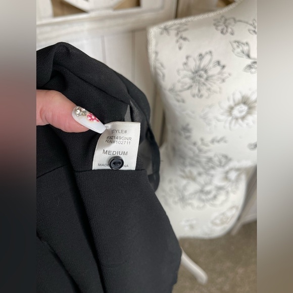 Harlowe & Graham Lightweight Black Peasant Embroidered Floral Size Medium - Picture 4 of 6